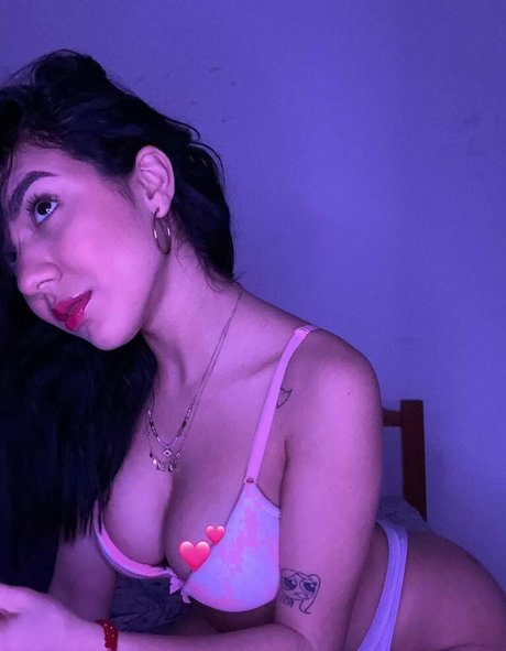 Shantal Sky model adult images