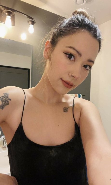 Laceyisanerd hd actress pic