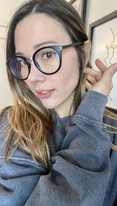 Laceyisanerd pretty model photo