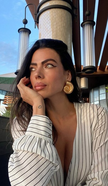 danellaurbaytv naked actress image