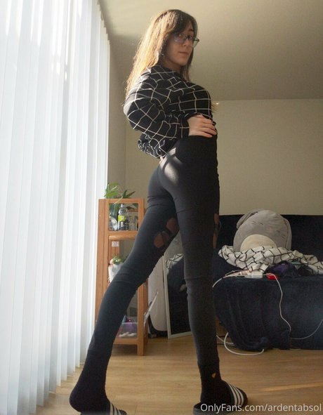 ardentabsol naked model images