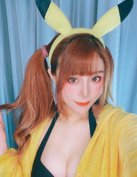 Uying model sexy pics