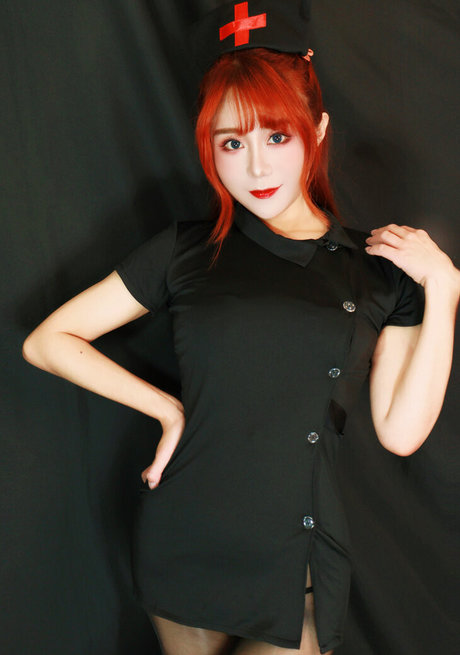 Uying model pornographic pics