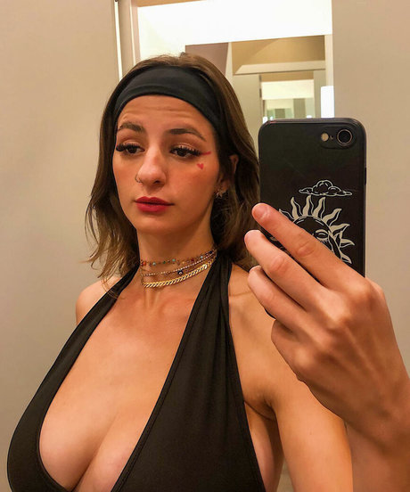 Jubartol0_ beautiful actress gallery