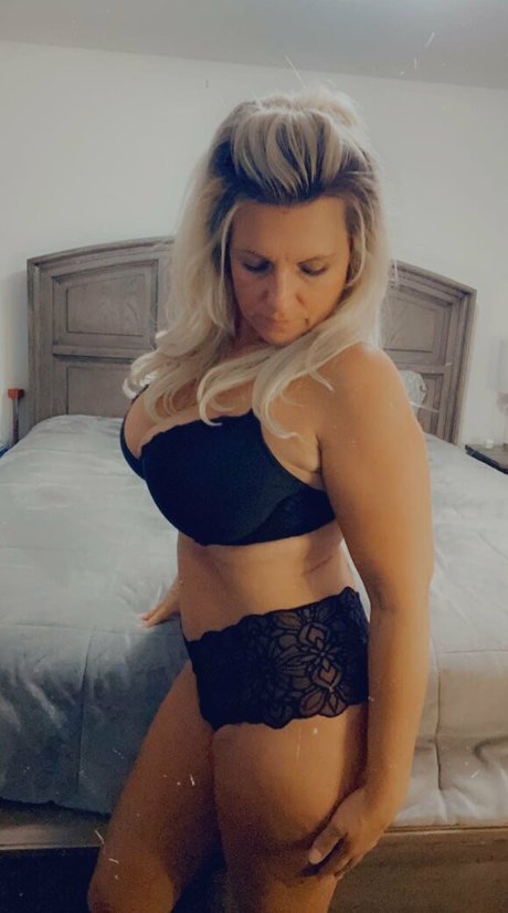 sassylynn 25 pornstar erotic img