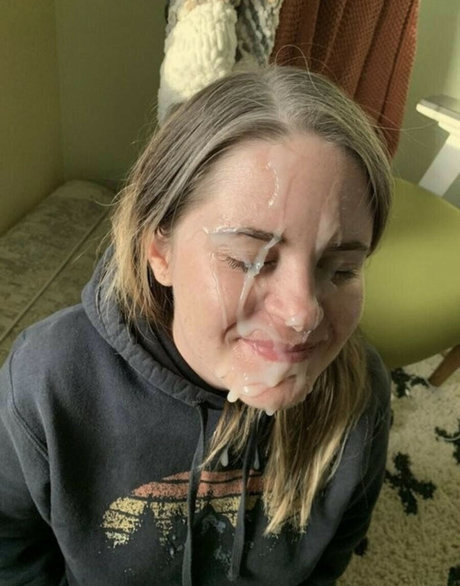 LaPetite beautiful model picture