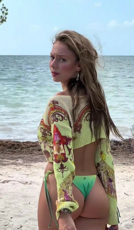 Ester Exposito pretty actress picture