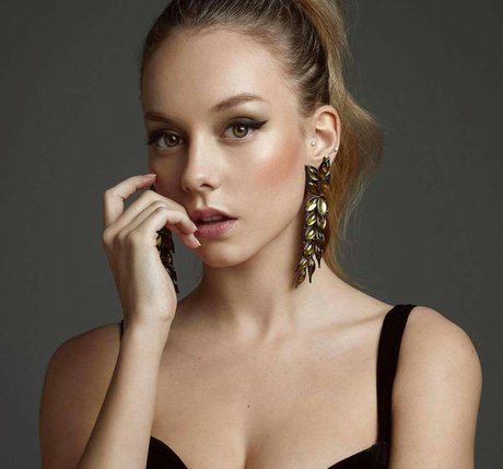 Ester Exposito top actress gallery