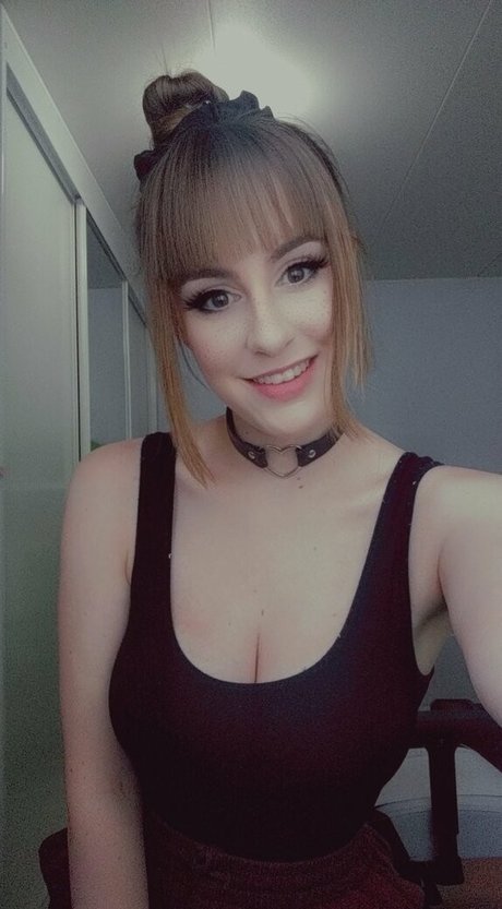 RaeRaeSenpai model exclusive picture