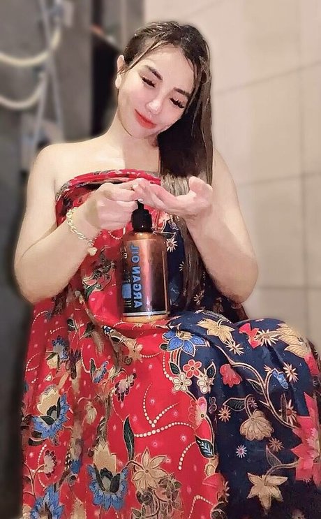 MekSarrah pornstar perfect images