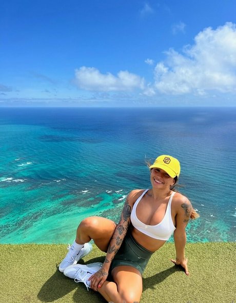 lavaxgrl model exclusive pics