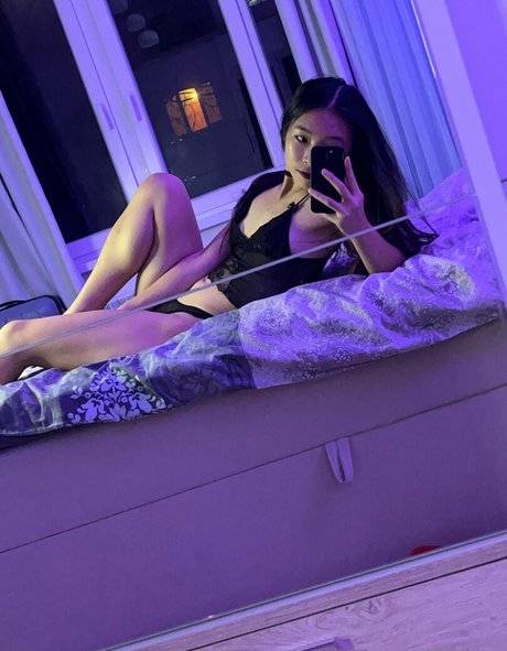 Naomi lilbaby high quality star images