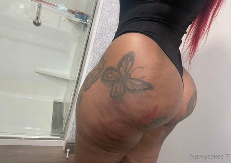 Nevvycakes sexy model photos