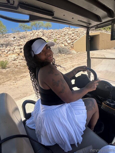 Nevvycakes model adult pics