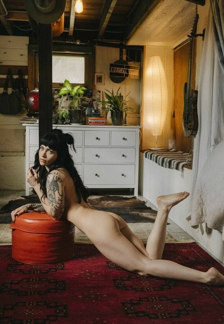 TheBadSloth erotic star picture