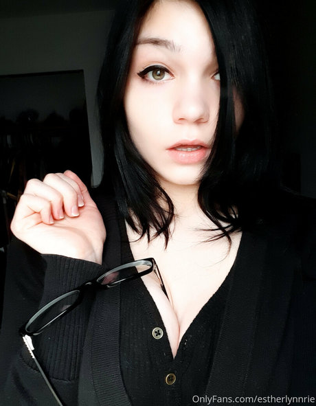 estherlynnriefree hot actress photos