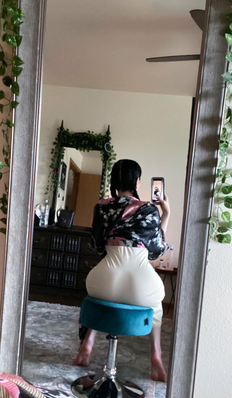 estherlynnriefree star exclusive picture