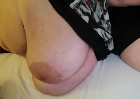 bustybigbooty pornstar erotic pic