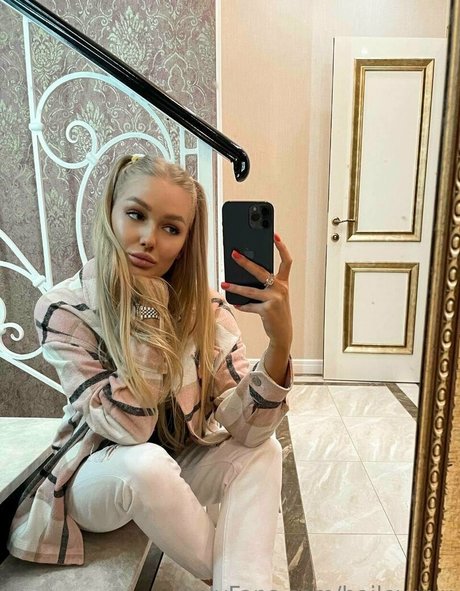 haileycherry erotic model gallery