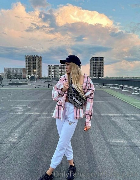 haileycherry pornographic actress image