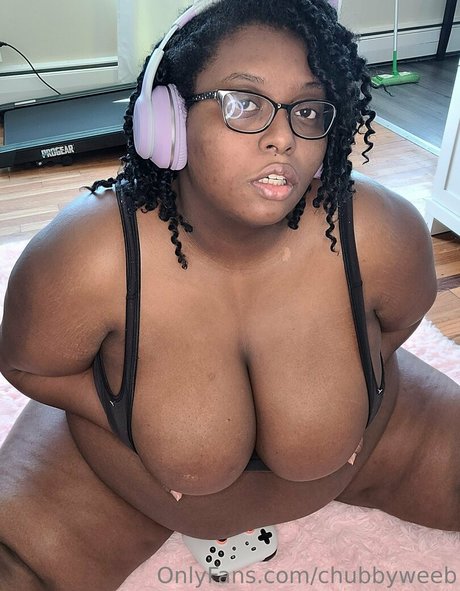 chubbyweeb model hd pic