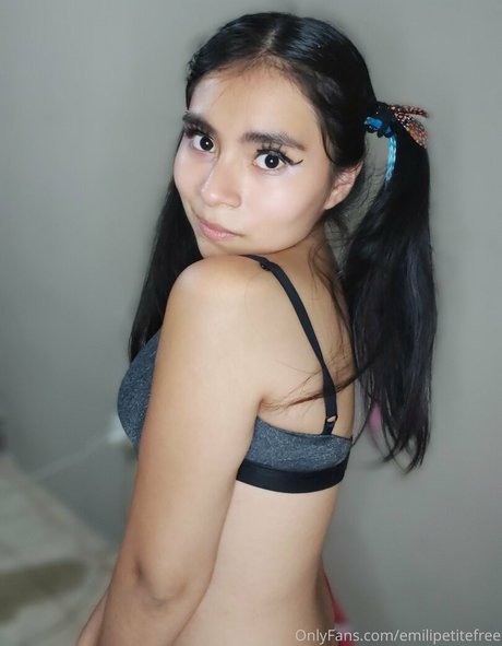 emilipetitefree star porn photos