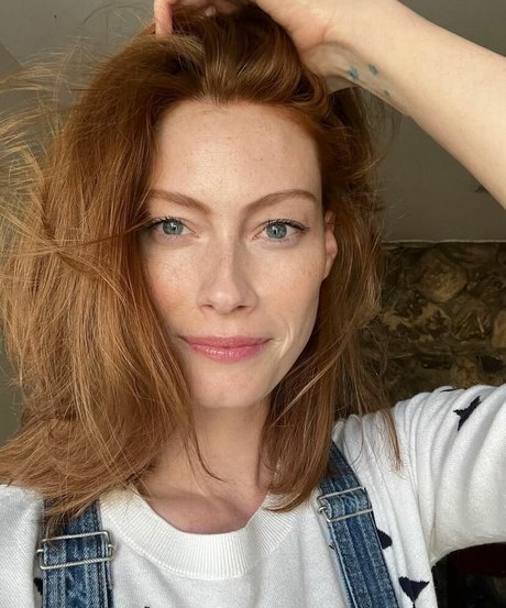 Alyssa Sutherland best star images