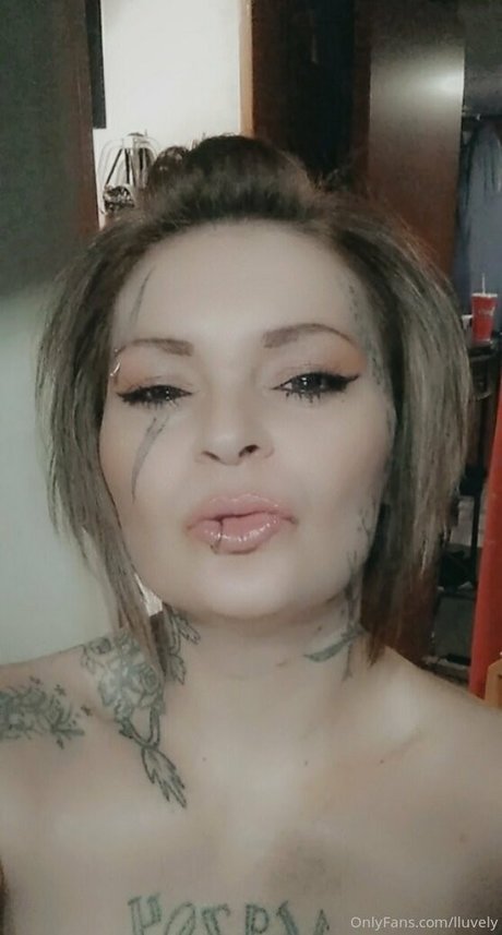 lluvely model pictures