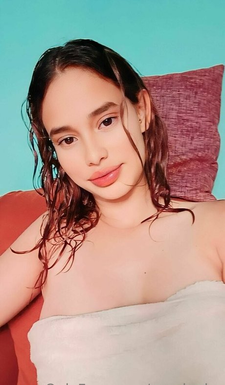 yessiaular hot actress pic