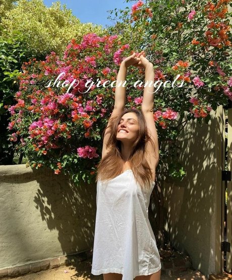 Phoebe Tonkin nude actress img