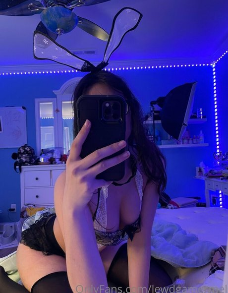 lewdgamermel pornstar pictures