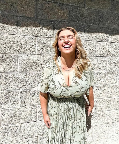 Sierra Bellingar nude pornstar images