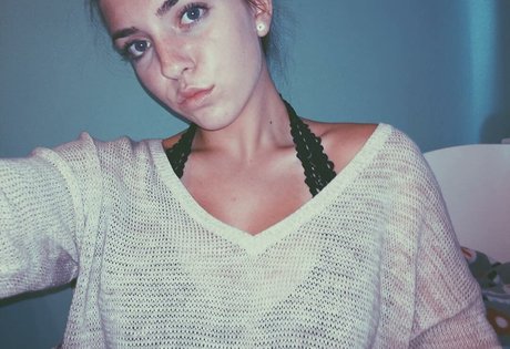 Sierra Bellingar exclusive star gallery