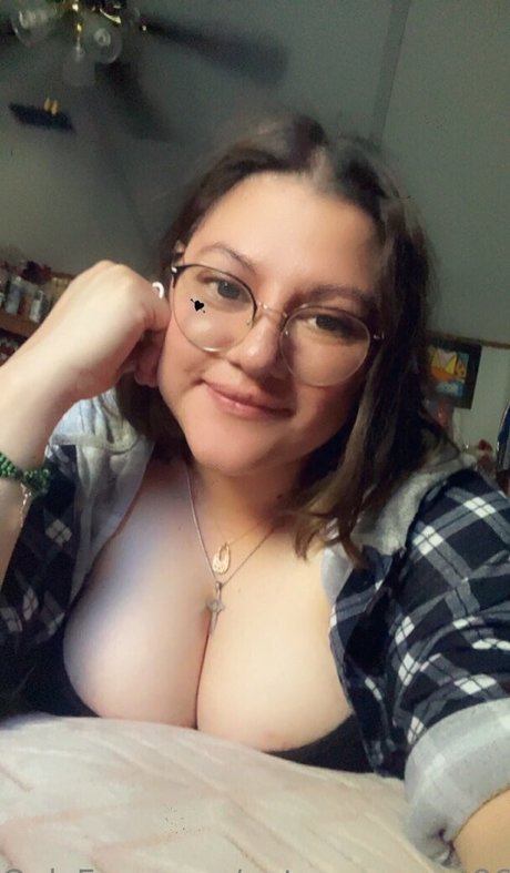 notyourqueen86 model hot pic