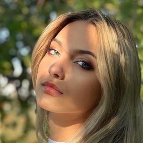 Ave Mary model best photos