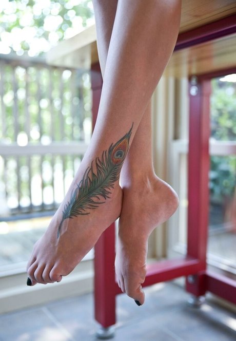 Alorali free model pic