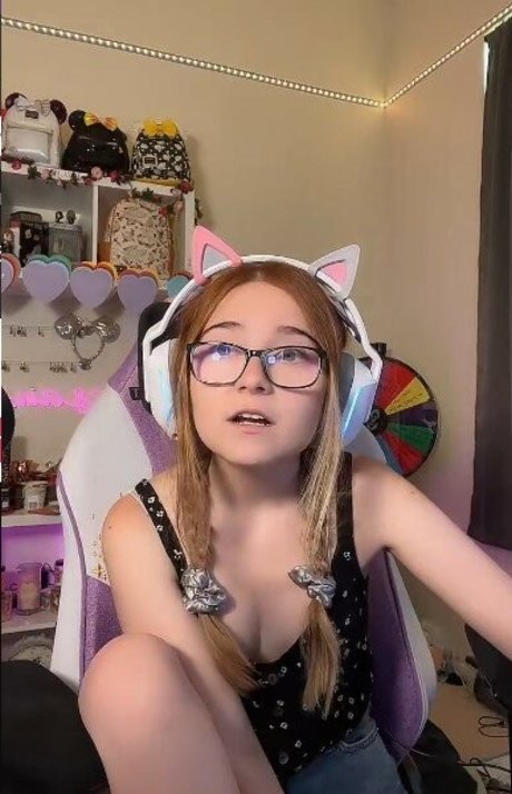 Lyssaurora best actress galleries