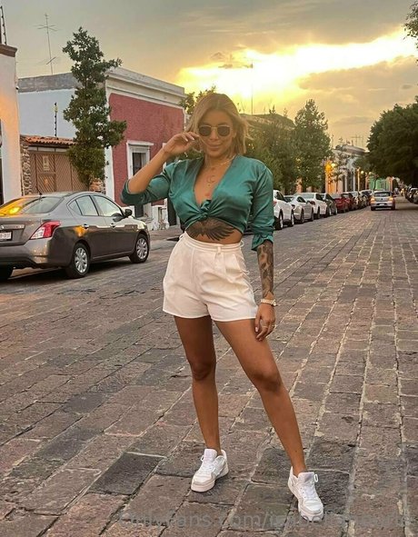 isabellanourie nudes actress pic