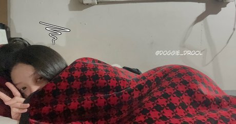 Doggie Drool sexy model photo