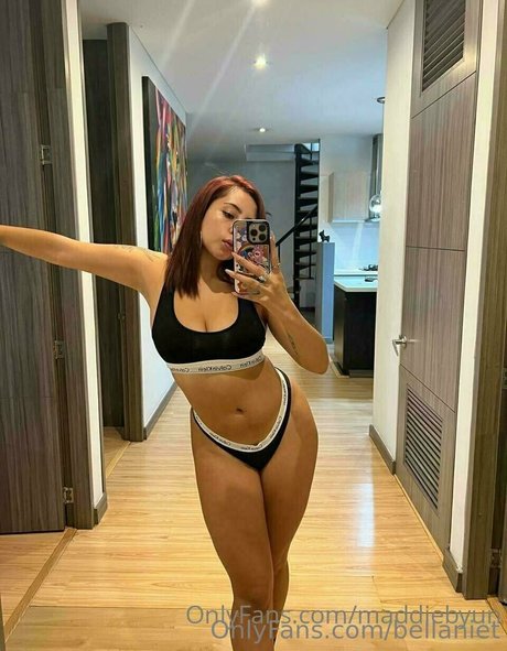 bellaniet pornographic actress pic