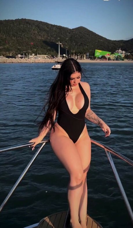 Larissa Peyerle hot star pictures