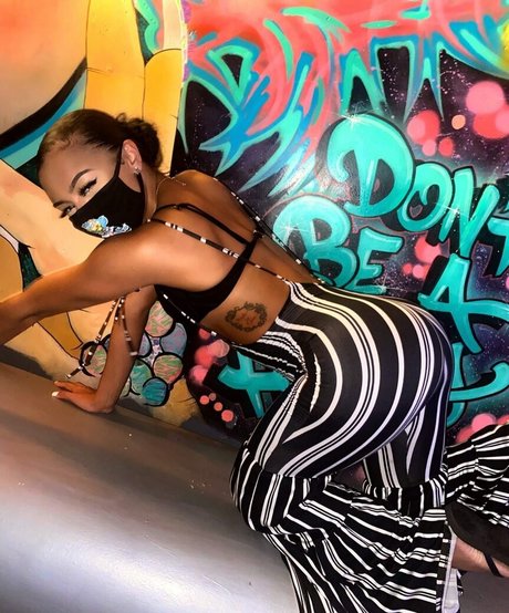 Alix Lapri best star image