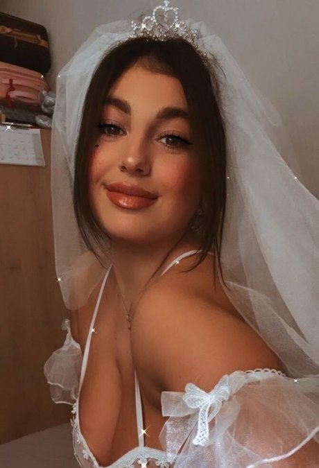 queenmimifree nude actress picture