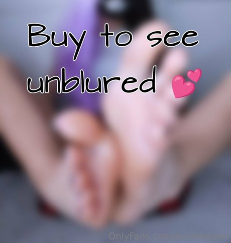 AurorkaUwU model sexy gallery