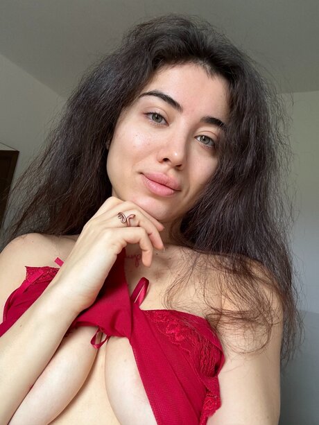 Kara Xaen erotic model image