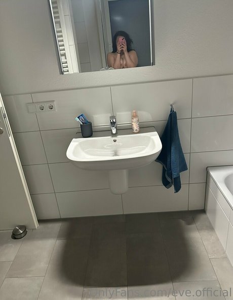 eve official model sexy photo