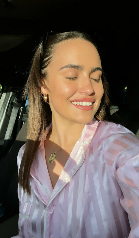 Sumabellhouse model erotic pictures