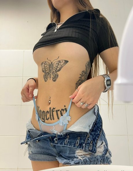 julicaroline sexy actress pics