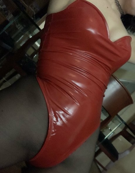 nicoletters Profile pic