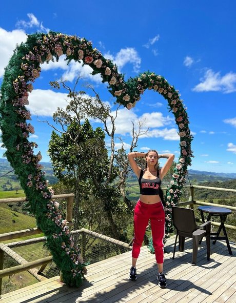 cinthyarod star best pic